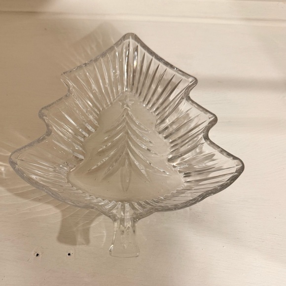Mikasa Christmas Night Small Glass Tree Candy Dish - Picture 3 of 6